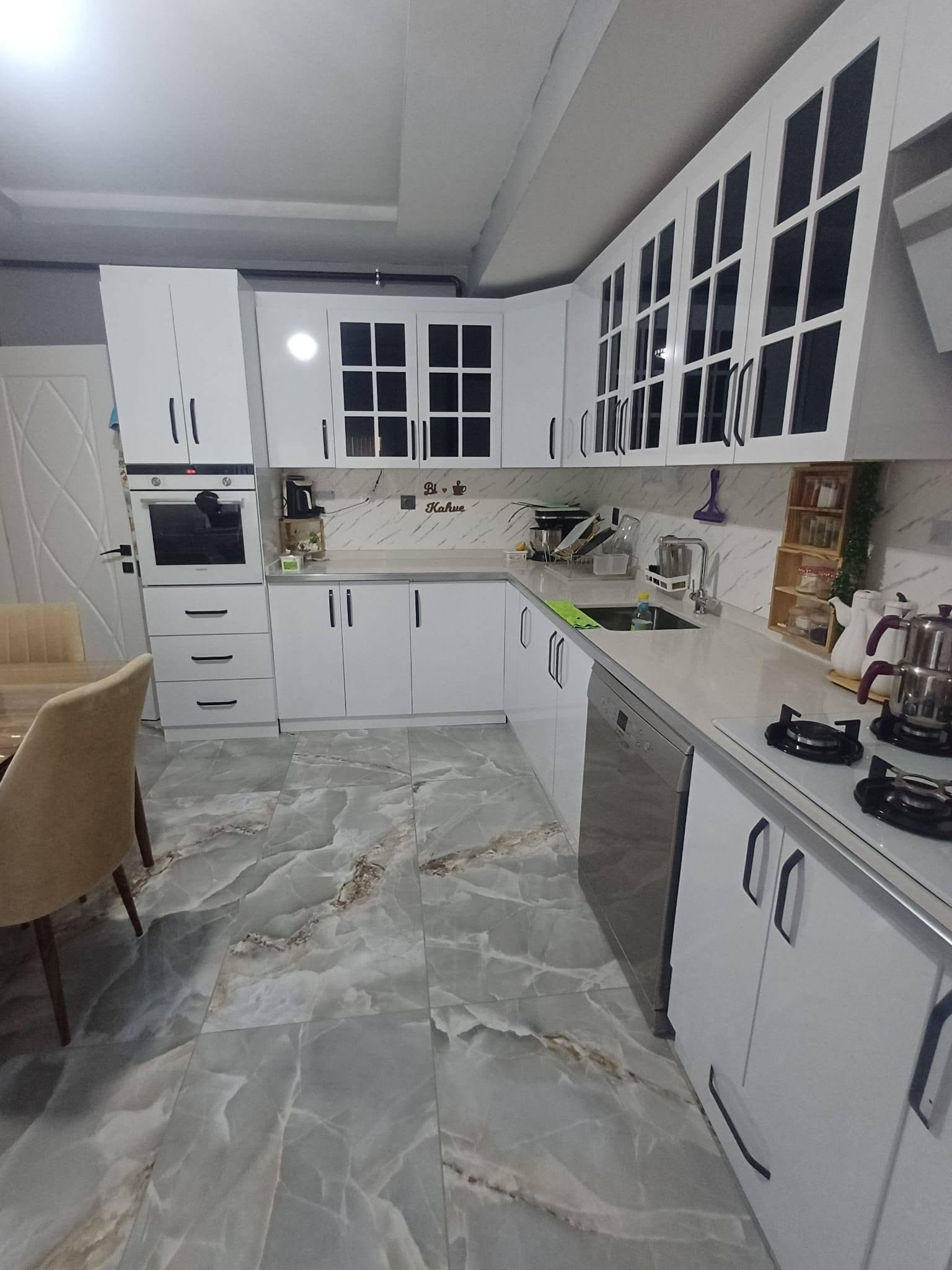 Apartmanda Ana Gider Açma